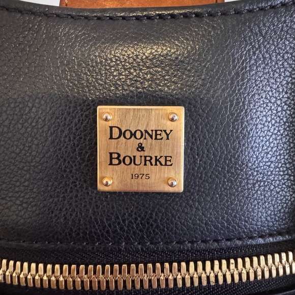 Dooney & Bourke Raleigh Small Roxy Bag. - Picture 2 of 14